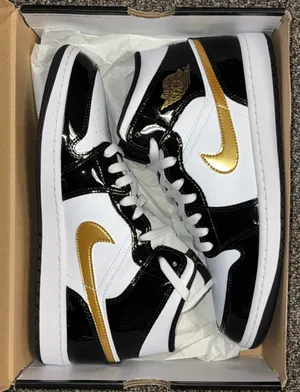 Nike Air Jordan 1 Mid SE thumbnail 1