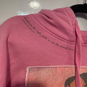 Disney Pocahontas Pink Graphic Women's‎ Hoodie thumbnail 3