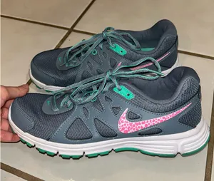 Nike Mint & Pink Athletic Shoes thumbnail 1