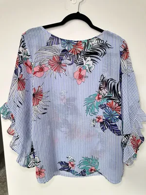 Harlow & Rose Blue and White Striped Floral Print Flutter Sleeve Tunic Top thumbnail 5