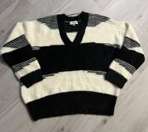 NWOT Knox‎ Rose Fuzzy Black and White Sweater thumbnail 1