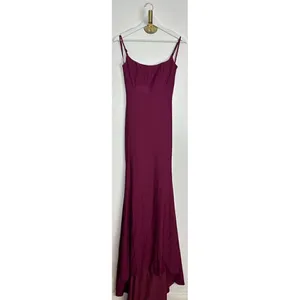 LA FEMME Simple Elegant Long Jersey Dress with Scoop Neck in Burgundy thumbnail 3