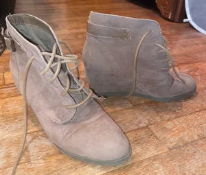 Madden Girl Booties / Wedges thumbnail 1