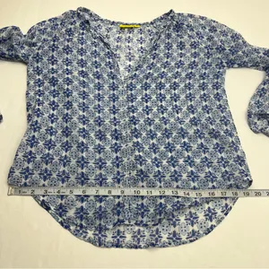 Roller Rabbit Blue White Floral Geometric Pattern 100%‎ Cotton Top Small *FLAW thumbnail 11