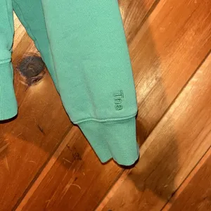 Aritiza TNA Cozy Fleece Perfect hoodie Sweatshirt Biome Green thumbnail 3