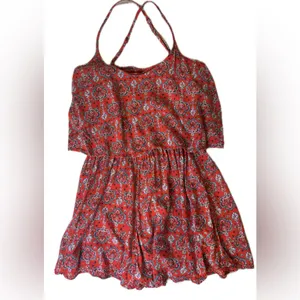 HOLLISTER Romper/ Jumpsuit Women’s Size XS. Adjustable Straps 100% Viscose thumbnail 3