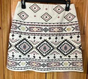 Dry Goods Blu Pepper Beige Embroidered Mini Skirt Womens M Aztec Print Boho NWOT thumbnail 1