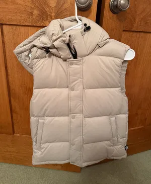 Aritzia Super Puff Vest thumbnail 1