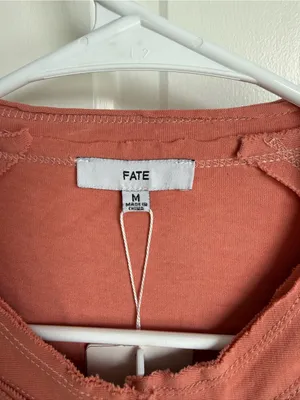 Fate Embroidered Henley‎ Top Medium Boho Raw Hem Coral Pink thumbnail 4