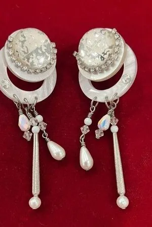 Vintage earrings white thumbnail 1