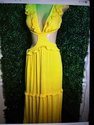 Yellow ruffle, cut out maxi dress Size L thumbnail 2