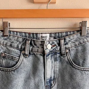 New Princess Polly Lauren’s Denim Shorts Size 2 thumbnail 2