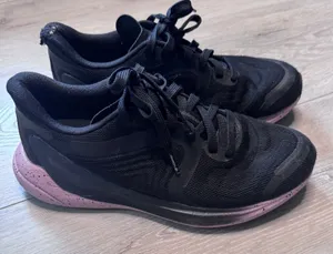 Lululemon Blissfeel Run‎ 2 Womens Running Shoes Black Pink US 8.5 thumbnail 1