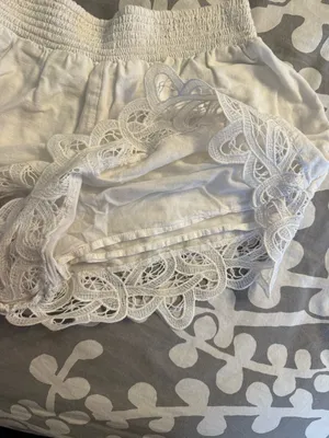American Eagle White Flowy Shorts  thumbnail 4