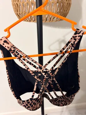 PINK Victoria's Secret Leopard-Print Strappy Sports Bra in Brown and Black thumbnail 4