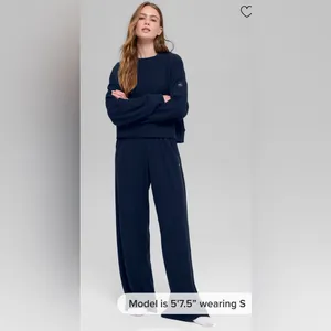 ALO Yoga NWT Muse Wide Leg Pants Navy Blue Size M thumbnail 8
