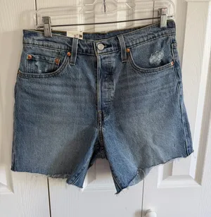 Levi's 501 Original High Rise Women's Shorts Medium Wash Size 29 NWT thumbnail 1