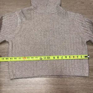 Universal Threads Women Cropped Tan Turtleneck Sweater Size Medium thumbnail 5