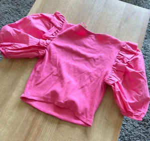 ZARA puff sleeve crop top thumbnail 3