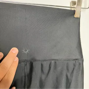 Offline by Aerie black 7/8 leggings hi-rise‎ size medium thumbnail 5