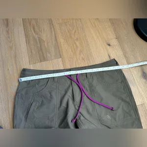 Size 10 North Face Hiking Pants, Women’s Large Hiking pants thumbnail 9