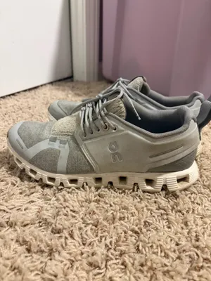 Grey On Cloud Women’s Size 8 thumbnail 3