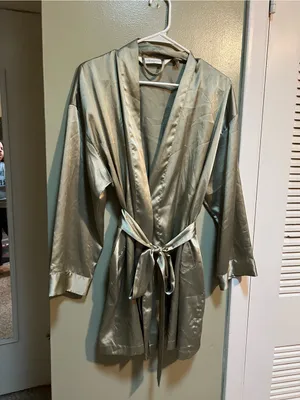 Victoria's Secret Women's One Size Silky Satin Robe Pale‎ Light Green True Wrap thumbnail 6