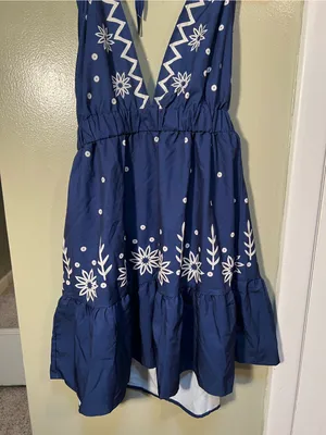 Women’s Sz Medium Floral Print Plunging Mini Dress Blue White Floral Halter Neck thumbnail 6