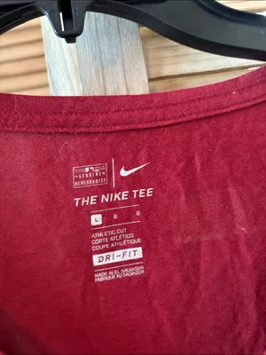 Nike Women’s Maroon V-Neck Diamondbacks Graphic Tee Large thumbnail 2