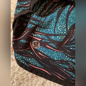 Lululemon Speed Shorts Teal Black Size 6 Lined thumbnail 8