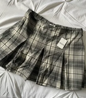 Ardene Black and White Plaid Skirt thumbnail 1