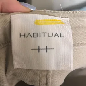 ✨HABITUAL Relaxed Cargo Ankle Cream/Tan Sz 4/27 Pants✨ thumbnail 5