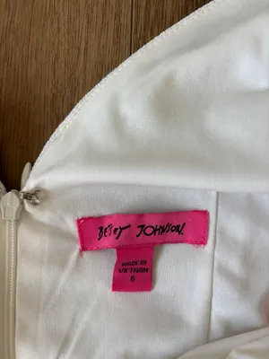 Betsey Johnson Long White Sleeveless Dress - Size 6 thumbnail 5