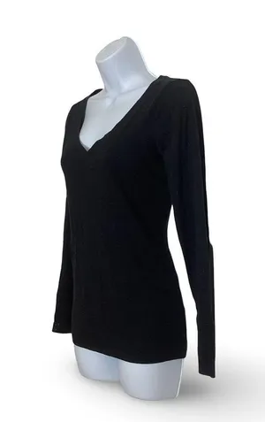 Mossimo Long Sleeve V Neck Tee Black Size M thumbnail 2