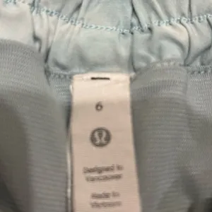 Lululemon Shorts thumbnail 3