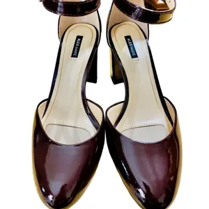 ALEX MARIE PATENT LEATHER ANKLE STRAP HEEL SIZE 9 burgundy color thumbnail 2