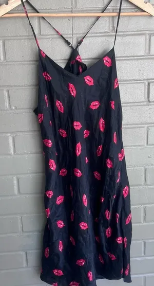 Vintage 100% Silk Hugs & Kisses Chemise Nightgown Slip Gown Nightie Lingerie M thumbnail 1