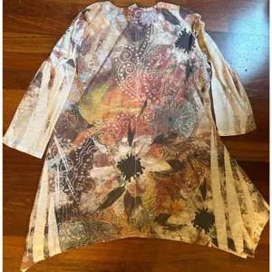 Jess & Jane Tunic Top Boho Abstract Floral Multicolor Artsy Sharkbite Hem Large thumbnail 2