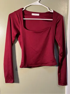 Gaze Women’s Sz XS Square Neck Long Sleeve Blouse Burgundy Cropped Sheen Stretch thumbnail 2