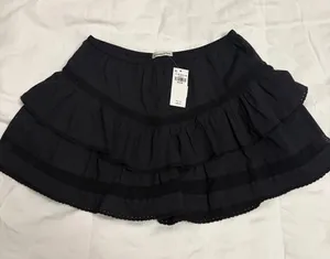 Abercrombie & Fitch Black Tiered Mini Skirt thumbnail 1