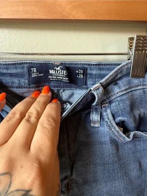 Hollister Women’s High-Rise Super Skinny Jeans Medium Wash Size 7R / 28 thumbnail 5