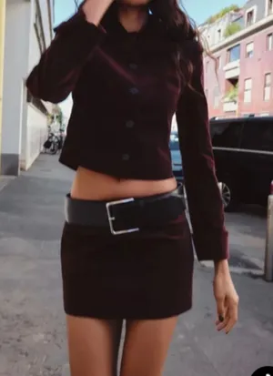 ZARA Maroon Velvet Corduroy Mini Skirt thumbnail 1