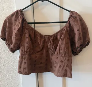 Hollister Top thumbnail 1