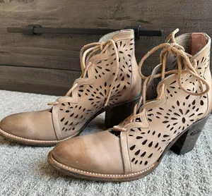 Western-style Boots thumbnail 1