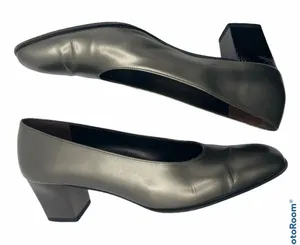 Vtg Salvatore Ferragamo 7.5 AAA Pumps Metallic Patent Leather Close‎ Toe Heels thumbnail 1