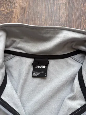 The North Face Women’s Gray 1/4 Zip Fleece Pullover Jacket Tech Glacier - Size M thumbnail 5