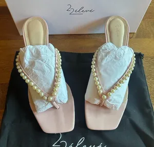 22élevé Pearl Embellished Leather Thong Sandals Ballet Pink Size 38 1/2~8US~NEW thumbnail 1