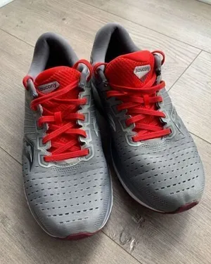 Saucony Men’s gray running sneakers size 9 thumbnail 1