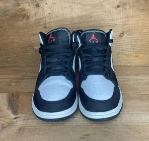 Nike Jordan Air Jordan 1 Mid thumbnail 5