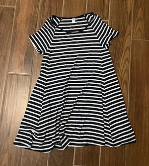 Old Navy black and white dress size M thumbnail 1